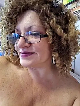 Snapshot of Hot_Azaleea chatting on October 2025 05:41:01 AM Hot Azaleea online show from October 2025 05:41:01 AM