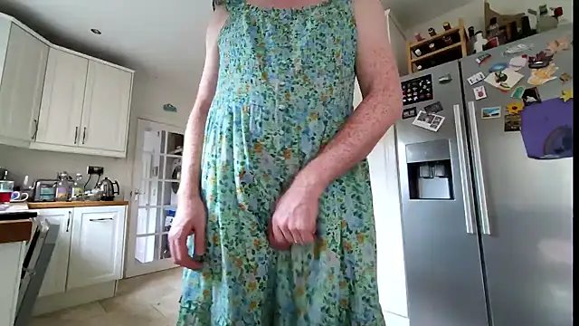 Snapshot of theSecretBallerino chatting on October 2025 09:50:02 AM theSecretBallerino online show from October 2025 09:50:02 AM