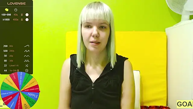 Snapshot of Ultra_Meow chatting on November 2025 12:56:02 AM Ultra Meow online show from November 2025 12:56:02 AM