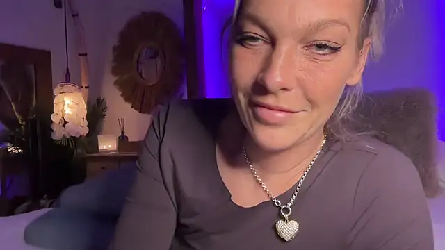 cyberchickie maria online show from February 2025 09:14:02 PM