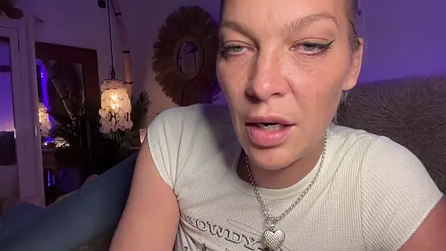 cyberchickie maria online show from February 2025 09:33:02 PM