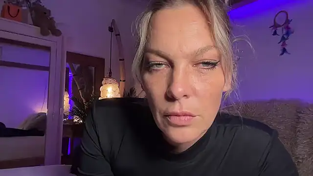 cyberchickie maria online show from March 2025 08:55:01 PM
