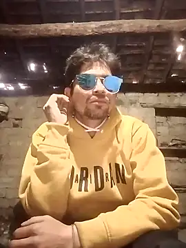 Snapshot of SunnyleoneBG chatting on January 2025 02:47:01 AM SunnyleoneBG online show from January 2025 02:47:01 AM