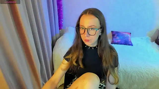 CurlySteph online show from September 2025 06:51:02 PM