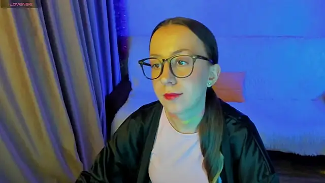 CurlySteph online show from October 2025 04:49:02 PM