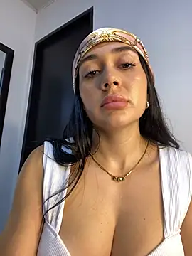 LaanaCooper online show from February 2025 07:50:02 PM
