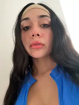 LaanaCooper online show from September 2025 06:18:02 PM
