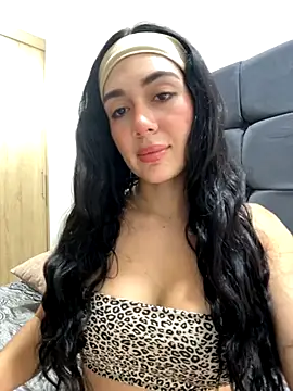 LaanaCooper online show from September 2025 08:54:01 PM