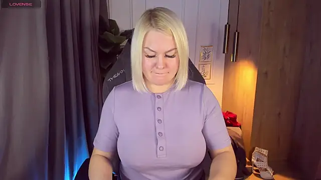 YolandaKiss online show from January 2025 08:13:01 PM