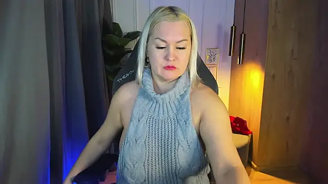 YolandaKiss online show from February 2025 08:16:01 PM