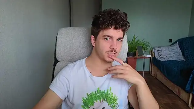 Snapshot of Remy_Miles chatting on October 2025 07:20:02 AM Remy Miles online show from October 2025 07:20:02 AM