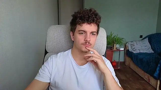 Snapshot of Remy_Miles chatting on October 2025 08:22:01 AM Remy Miles online show from October 2025 08:22:01 AM