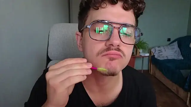 Snapshot of Remy_Miles chatting on October 2025 07:12:01 AM Remy Miles online show from October 2025 07:12:01 AM