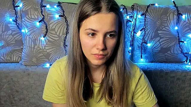 Snapshot of MaggieCake chatting on November 2025 05:07:02 AM MaggieCake online show from November 2025 05:07:02 AM