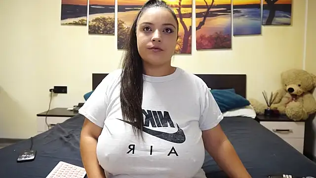 Snapshot of adelline chatting on October 2025 08:52:01 PM adelline online show from October 2025 08:52:01 PM