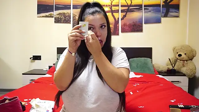 Snapshot of adelline chatting on November 2025 09:46:01 PM adelline online show from November 2025 09:46:01 PM