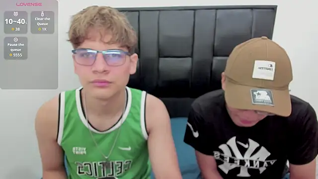 javieryalejandro online show from October 2025 01:01:02 PM