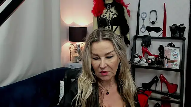 crystaLUX online show from January 2025 08:56:01 AM