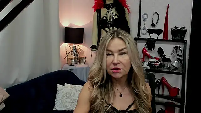 crystaLUX online show from February 2025 05:51:02 AM