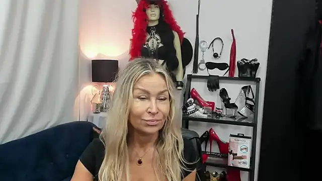 crystaLUX online show from September 2025 04:25:02 AM