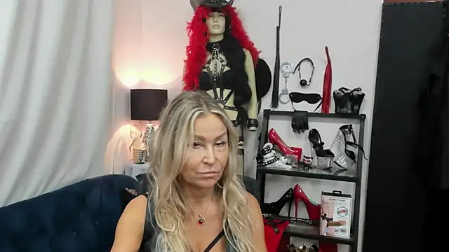 crystaLUX online show from September 2025 05:20:01 AM