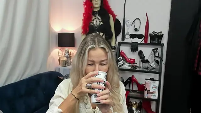 crystaLUX online show from September 2025 04:05:01 AM