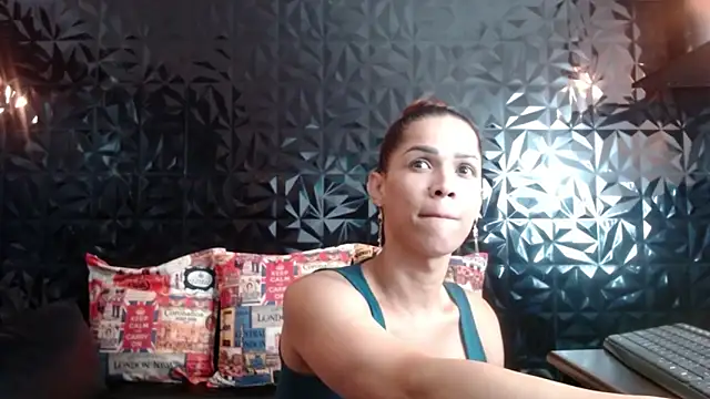 PINK  LOLA1 online show from December 2024 10:34:01 PM
