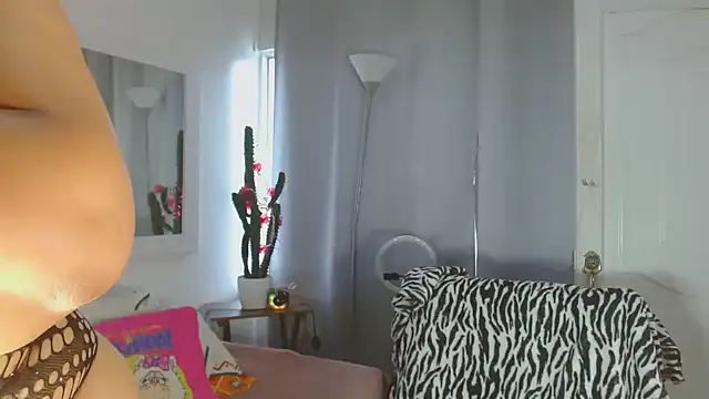 Selenna01 online show from February 2025 01:39:01 PM
