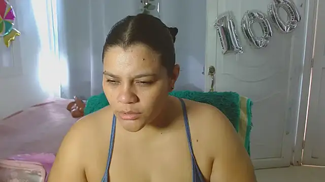 Selenna01 online show from September 2025 01:13:01 PM