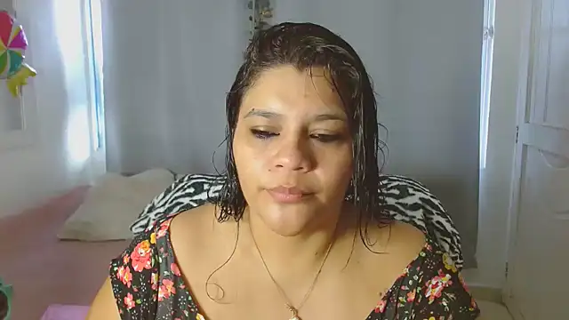 Selenna01 online show from September 2025 01:03:01 PM