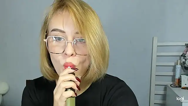 KindKristy online show from September 2025 05:23:01 AM