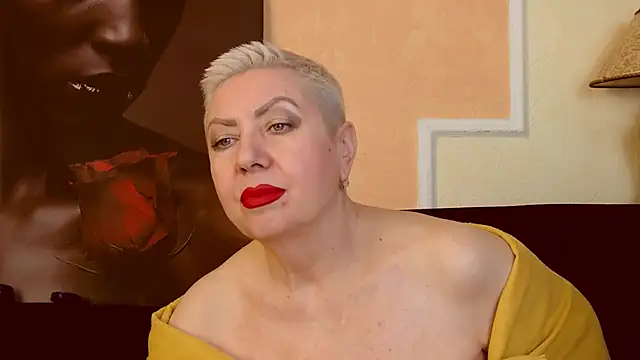 Snapshot of LadyPosh chatting on October 2025 09:36:01 PM LadyPosh online show from October 2025 09:36:01 PM