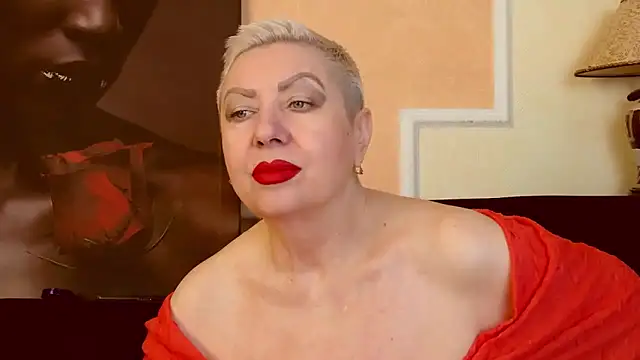 Snapshot of LadyPosh chatting on October 2025 08:53:02 PM LadyPosh online show from October 2025 08:53:02 PM