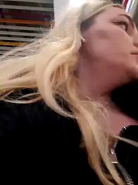 Snapshot of Dirtyfeelin chatting on December 2024 06:09:02 PM Dirtyfeelin online show from December 2024 06:09:02 PM