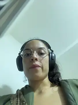 Snapshot of afroditaP_ chatting on October 2025 09:38:01 PM afroditaP online show from October 2025 09:38:01 PM