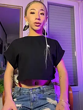 Snapshot of Littlebunny21 chatting on October 2025 08:05:01 PM Littlebunny21 online show from October 2025 08:05:01 PM