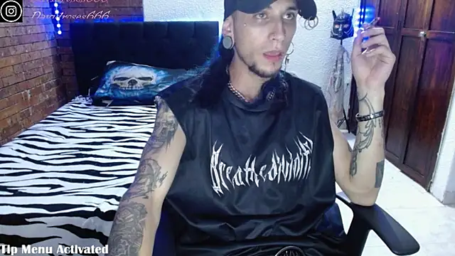 Snapshot of davidroses420 chatting on November 2025 03:28:01 AM davidroses420 online show from November 2025 03:28:01 AM