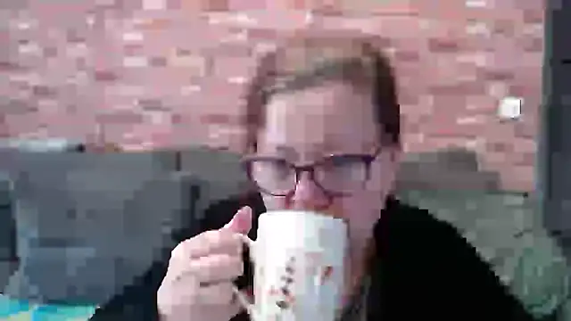 Adelewildx online show from February 2025 11:25:01 AM