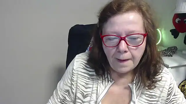 Adelewildx online show from March 2025 10:25:02 AM