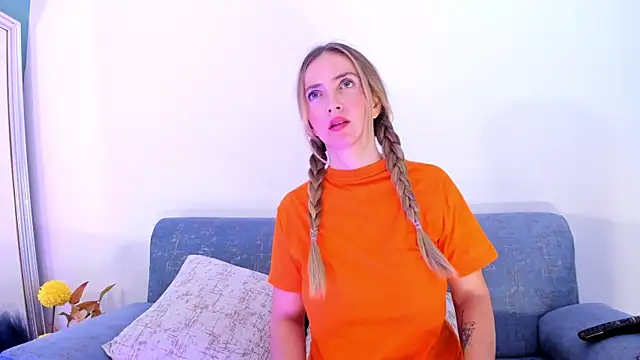 Snapshot of BellaMarieX chatting on December 2024 05:15:02 PM BellaMarieX online show from December 2024 05:15:02 PM