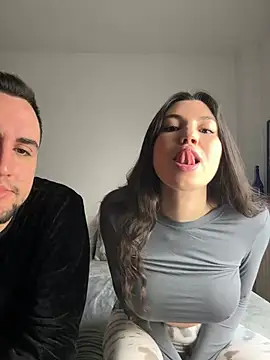 couplepenetration online show from January 2025 09:05:01 AM