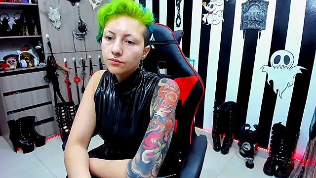 Snapshot of Mistress_Yelena chatting on December 2024 08:12:02 PM Mistress Yelena online show from December 2024 08:12:02 PM