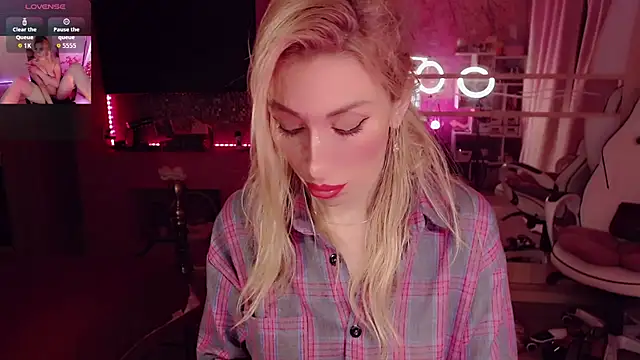 AnnieGOld  online show from September 2025 10:26:01 PM