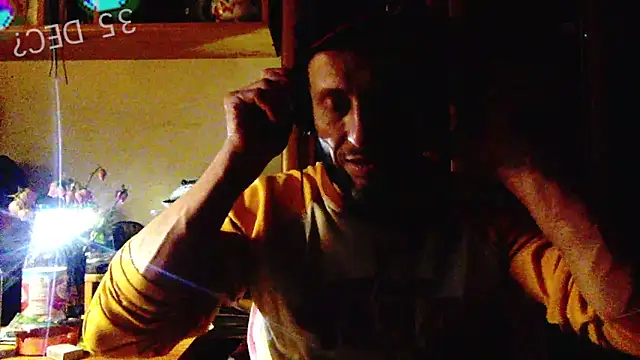 Snapshot of FireFox_Feel chatting on January 2025 06:35:02 AM FireFox Feel online show from January 2025 06:35:02 AM