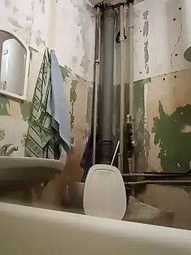 Amy August online show from February 2025 03:56:01 PM