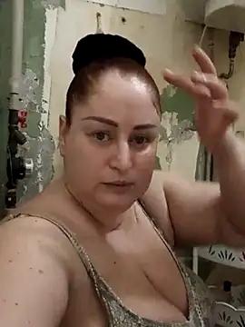 Amy August online show from March 2025 08:39:01 AM