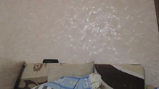 Amy August online show from September 2025 04:38:02 AM