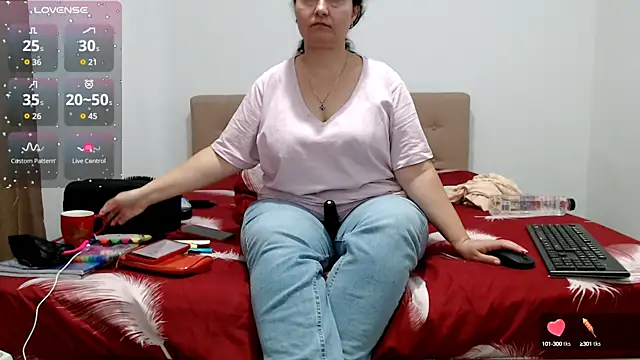 Snapshot of BBW_MILF_4U chatting on October 2025 06:35:02 AM BBW MILF 4U online show from October 2025 06:35:02 AM