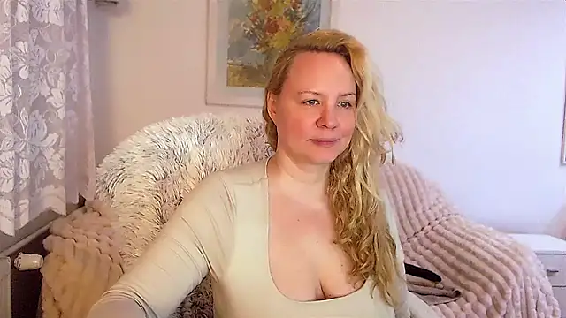 Snapshot of Sarah4you chatting on January 2025 04:14:02 PM Sarah4you online show from January 2025 04:14:02 PM