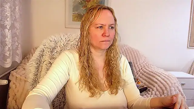 Snapshot of Sarah4you chatting on January 2025 04:08:01 PM Sarah4you online show from January 2025 04:08:01 PM